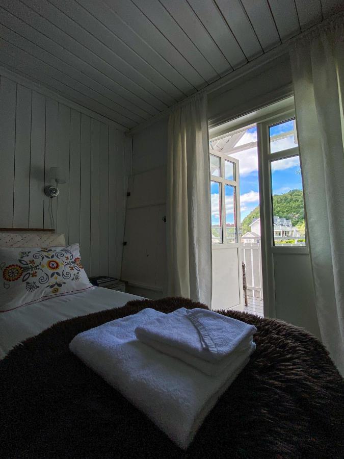 Готель Haaheim Gaard Uggdal Екстер'єр фото